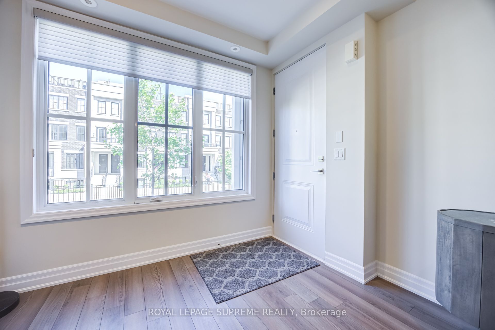652 Cricklewood Drive 207, Mississauga, ON L5G 0A5 photo 4
