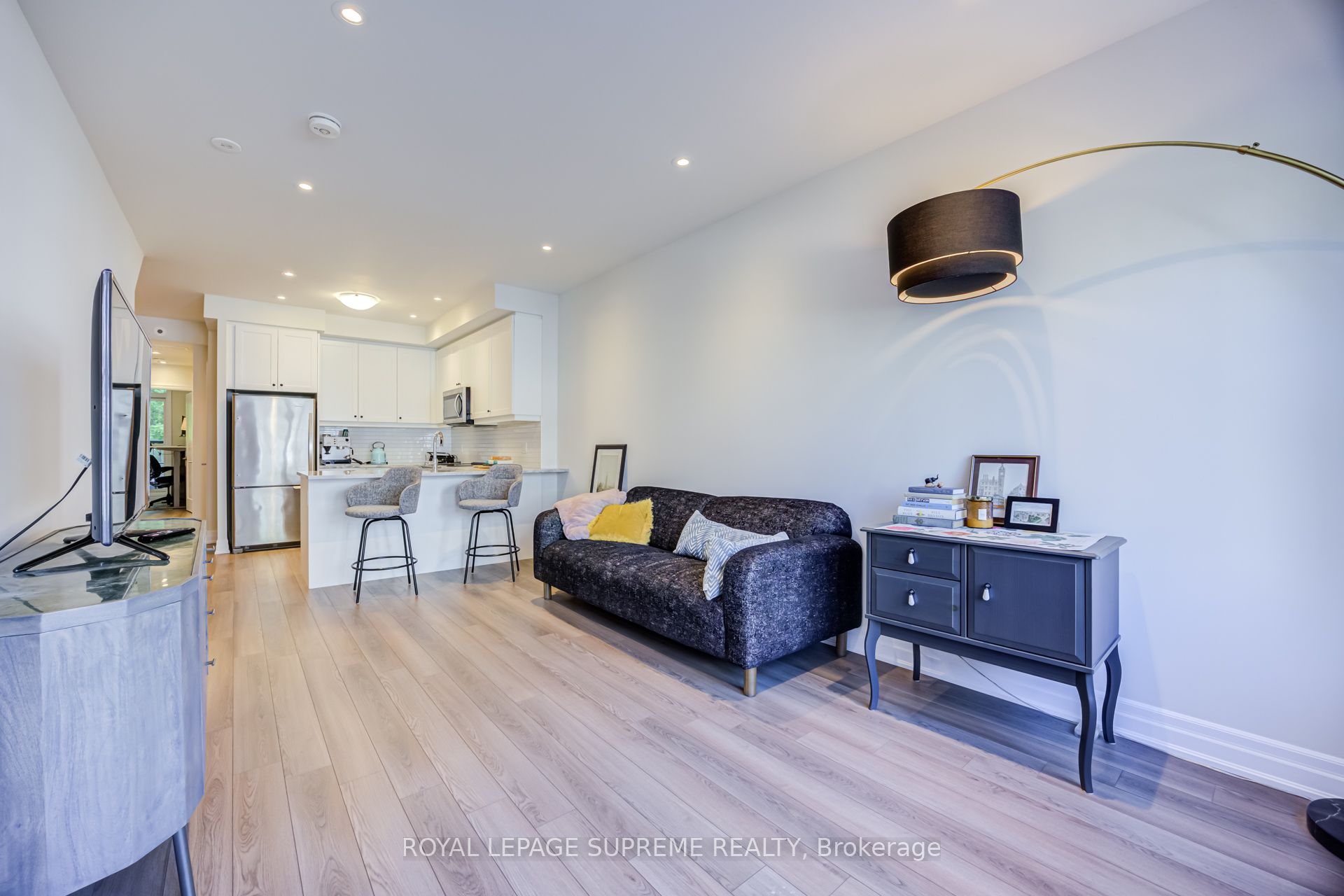 652 Cricklewood Drive 207, Mississauga, ON L5G 0A5 photo 5