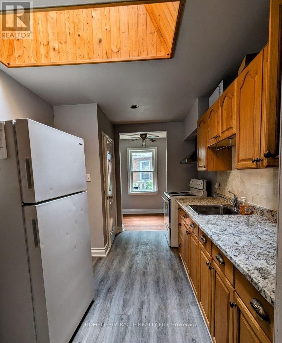 45 Main Street N, Halton Hills, ON L7G 3H2 photo 5