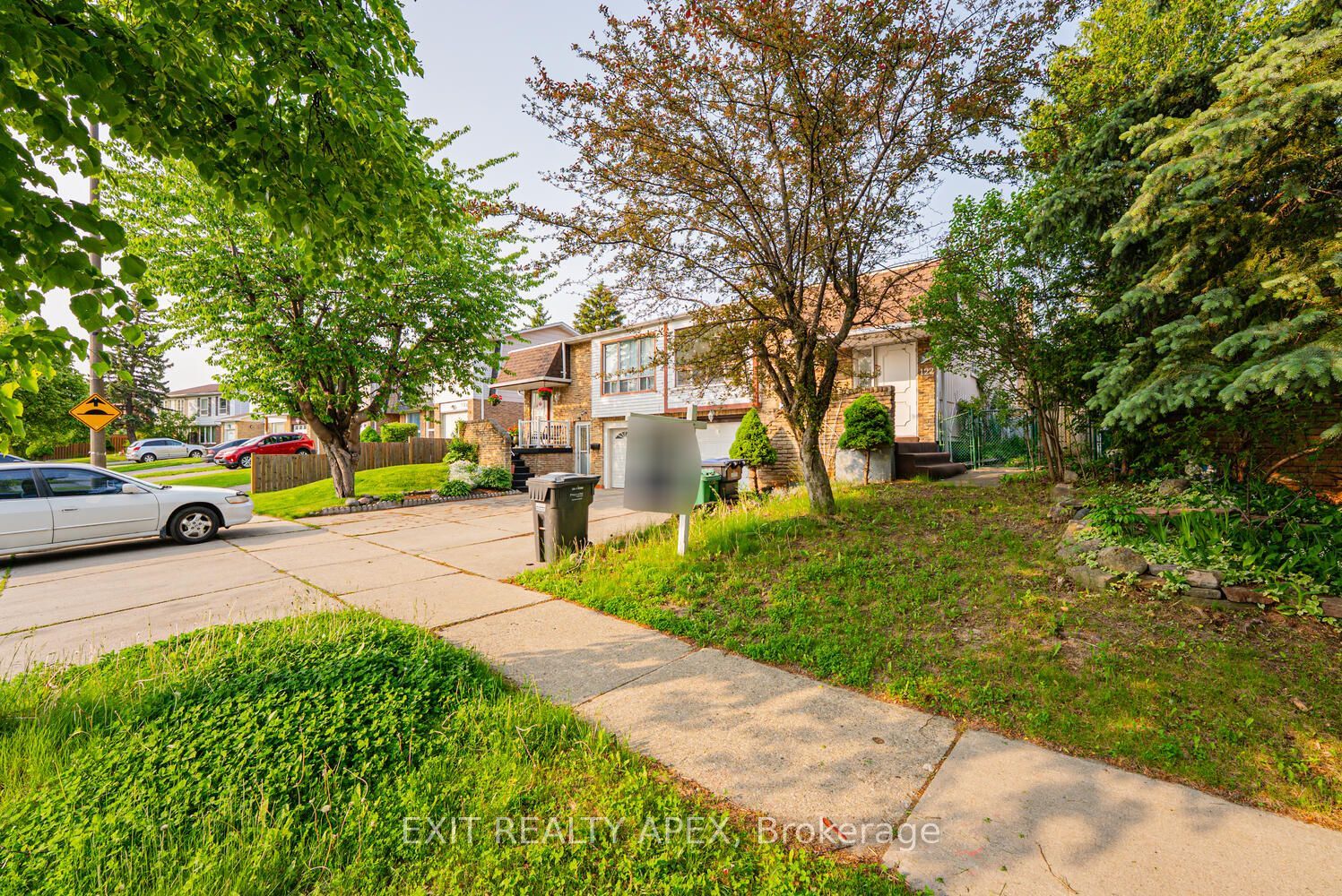 122 Centre Street N, Brampton, ON L6V 2Z3 photo 4