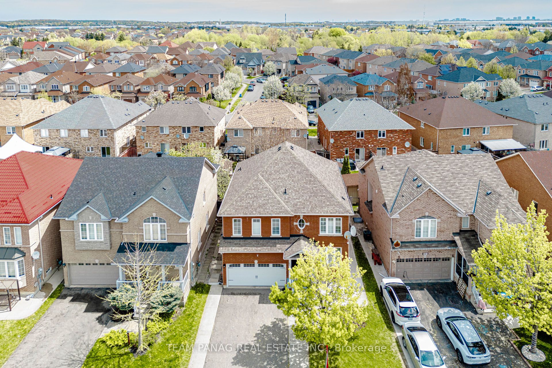 233 Queen Mary Drive, Brampton, ON L7A 3L3 photo 3