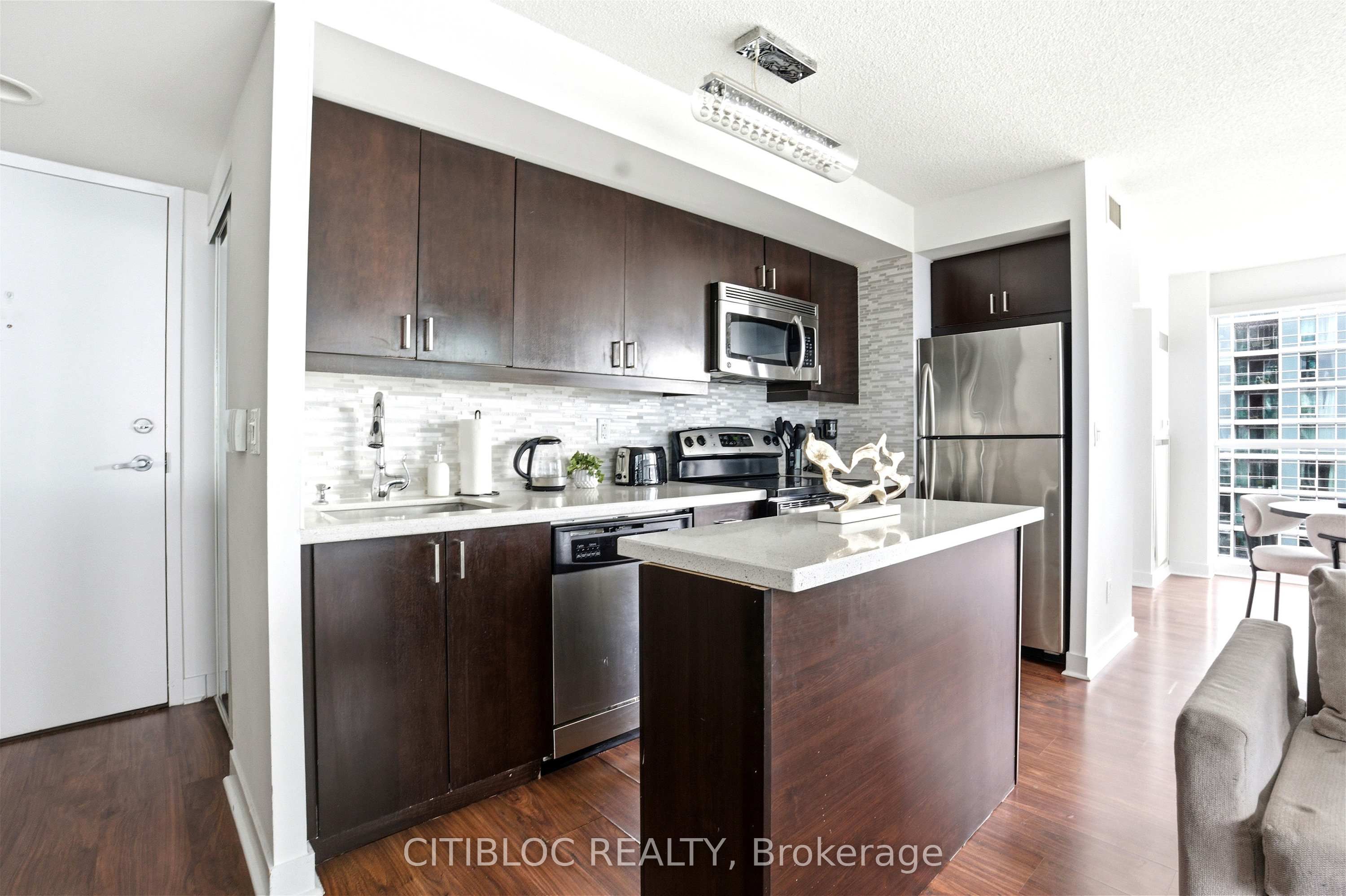 155 Legion Road N 1313, Toronto, ON M8Y 0A7 photo 3