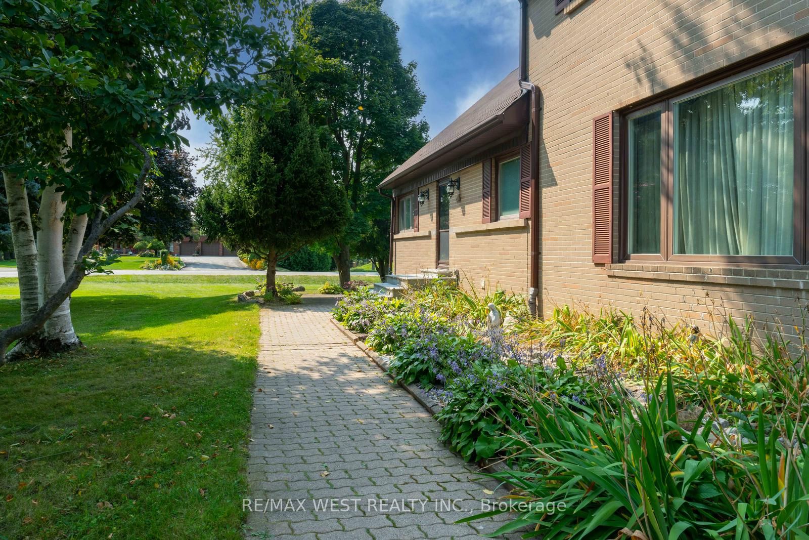 45 Marysfield Drive, Brampton, ON L6P 0J2 photo 4