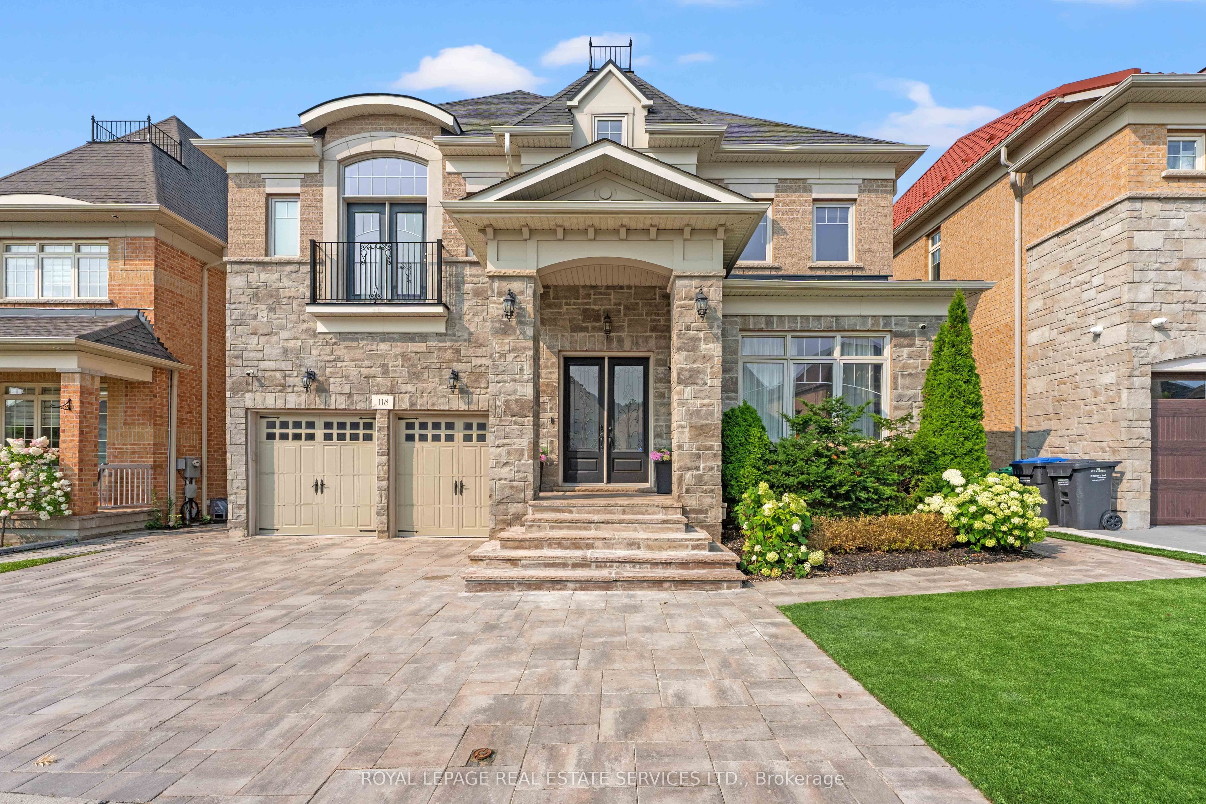 118 Coastline Drive, Brampton, ON L6Y 0S4 photo 2