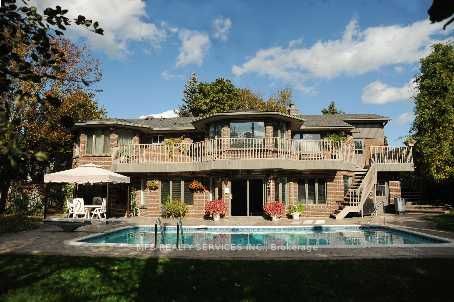 5 Morley Court, Toronto, ON M9A 4T8