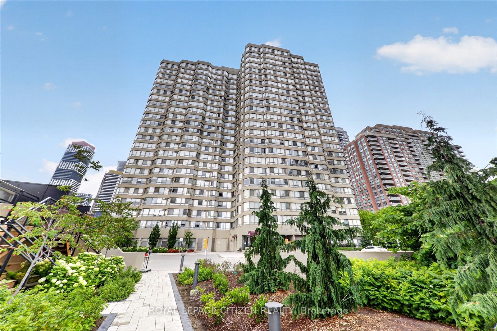 3605 Kariya Drive 907, Mississauga, ON L5B 3J4