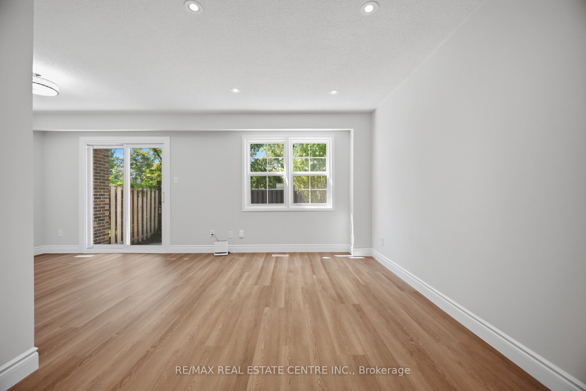 1951 Rathburn Road E 177, Mississauga, ON L4W 2N9 photo 5