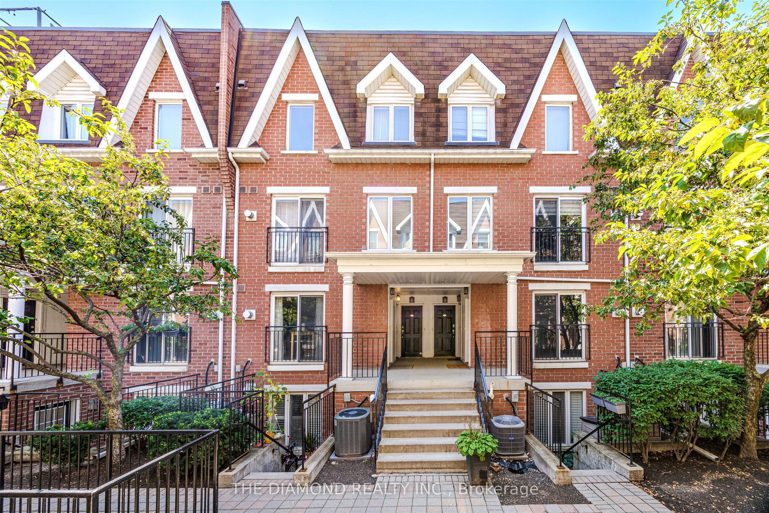 16 LAIDLAW Street 912, Toronto, ON M6K 1X2
