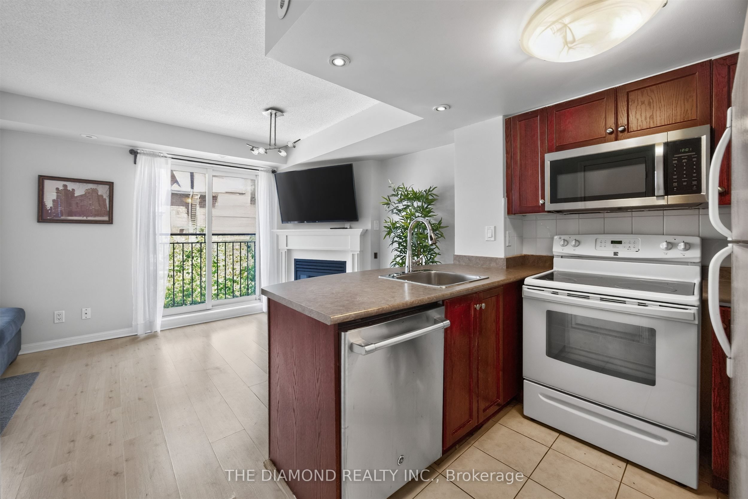 16 LAIDLAW Street 912, Toronto, ON M6K 1X2 photo 4