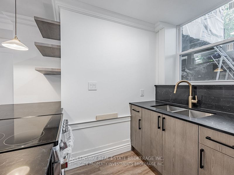 678 Willard Avenue, Toronto, ON M6S 3S5 photo 4