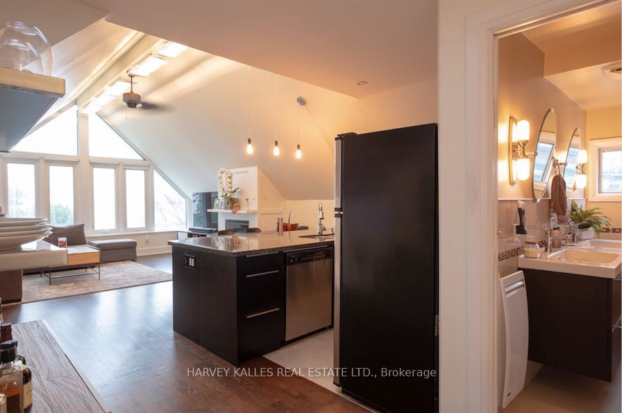 1538 King Street W 4, Toronto, ON M6K 1J6 photo 4