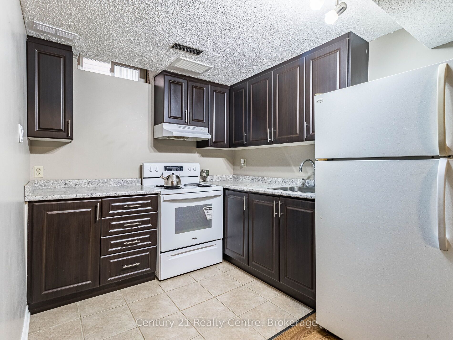 34 Niagara Place Basement, Brampton, ON L6S 4Y9 photo 5