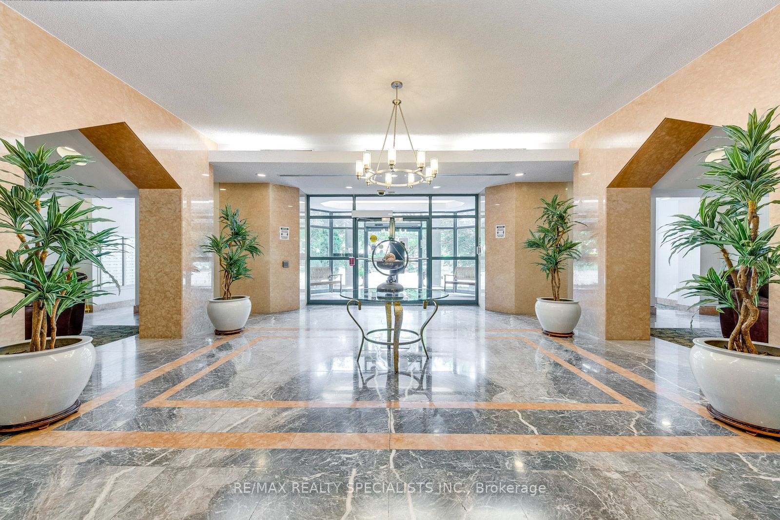 2177 Burnhamthorpe Road W 1605, Mississauga, ON L5L 5P9 photo 4