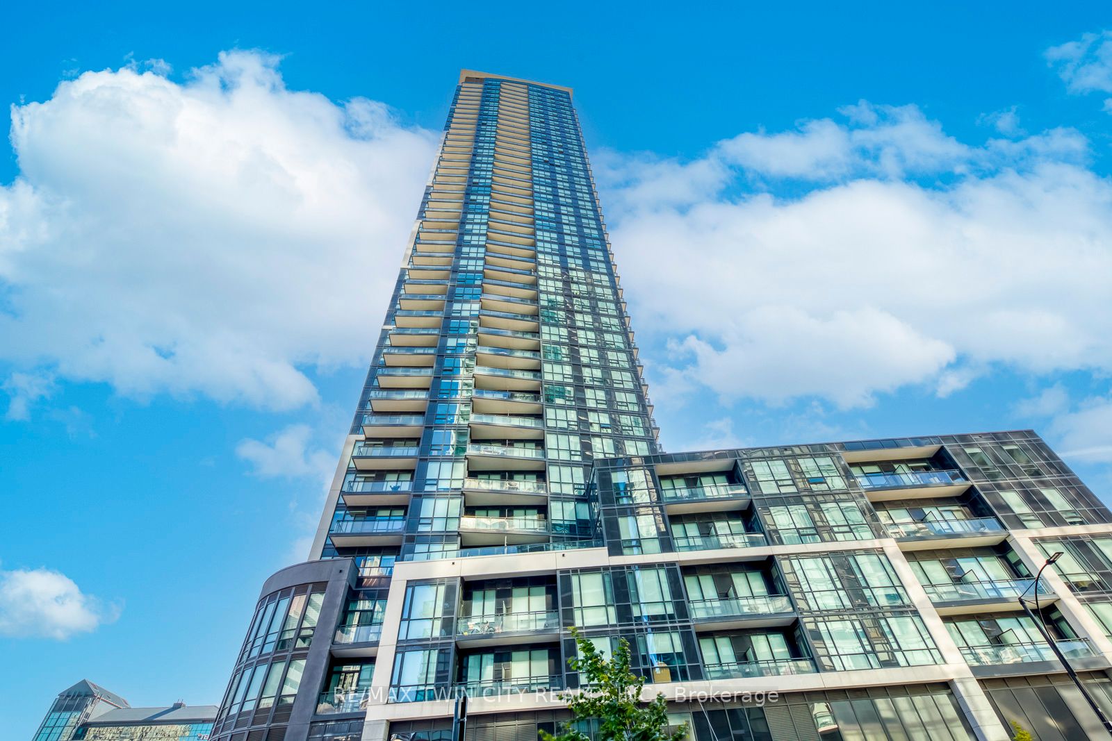 510 Curran Place 511, Mississauga, ON L5B 0J8 photo 3