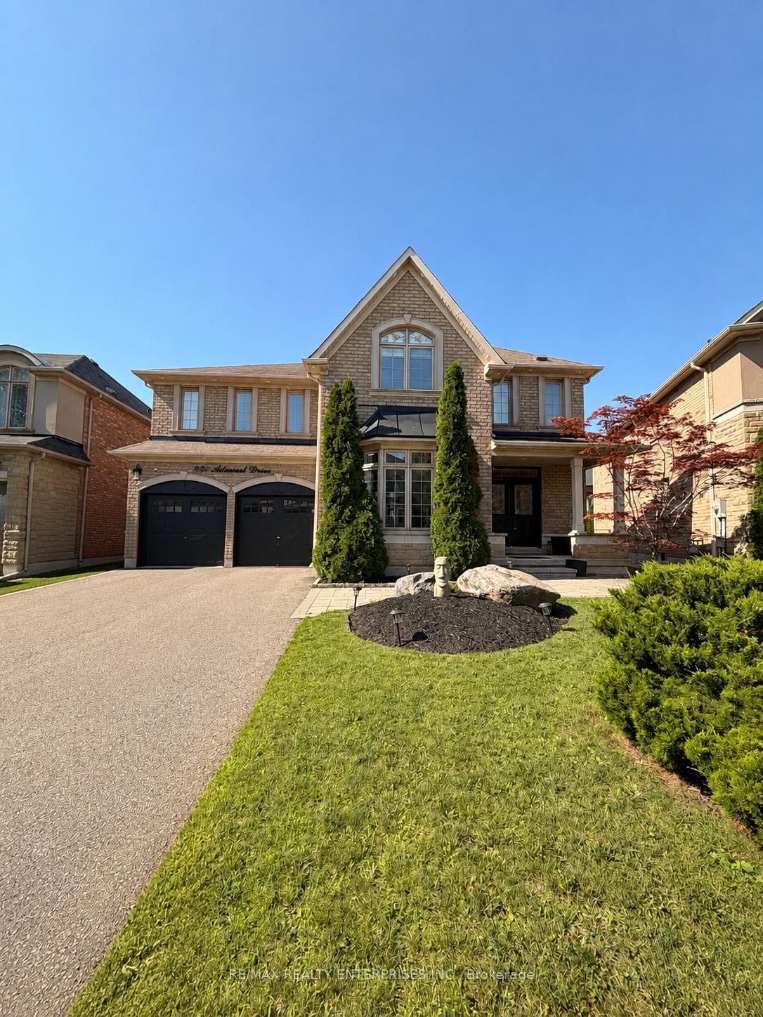 250 Admiral Drive, Oakville, ON L6L 0B9