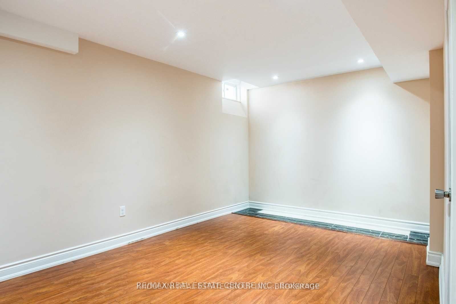 3283 Tacc(basement) Drive, Mississauga, ON L5M 0H4 photo 2