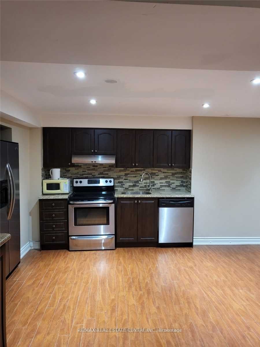 3283 Tacc(basement) Drive, Mississauga, ON L5M 0H4 photo 4