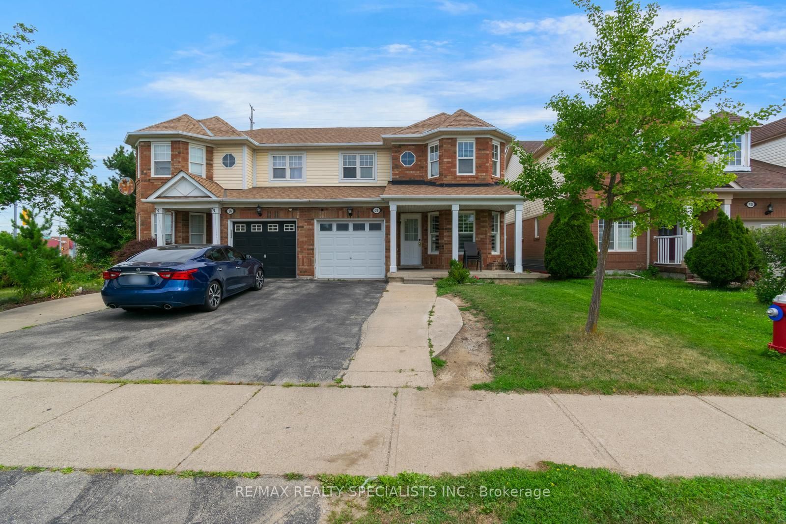 38 Sweetwood Circle, Brampton, ON L7A 2X7 photo 2