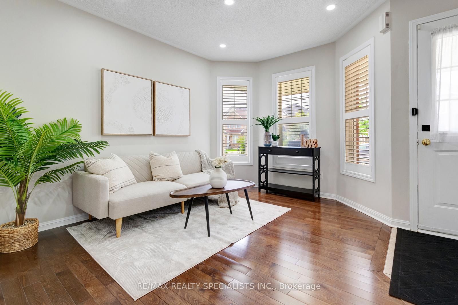 38 Sweetwood Circle, Brampton, ON L7A 2X7 photo 4