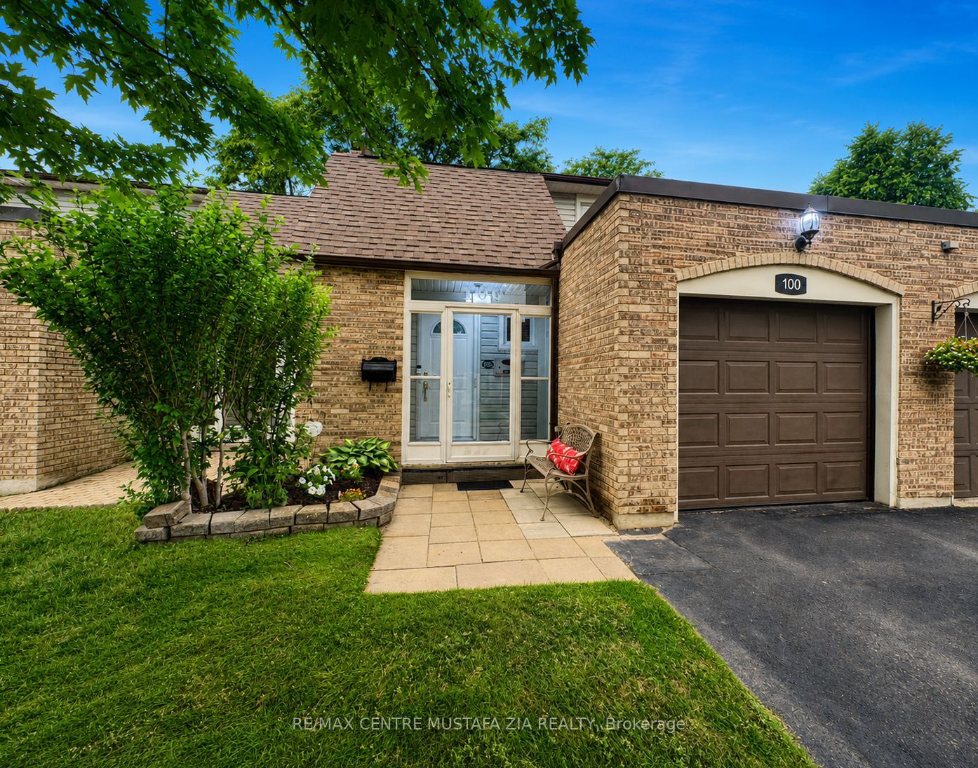 2440 Bromsgrove Road 100, Mississauga, ON L5J 4J7 photo 2