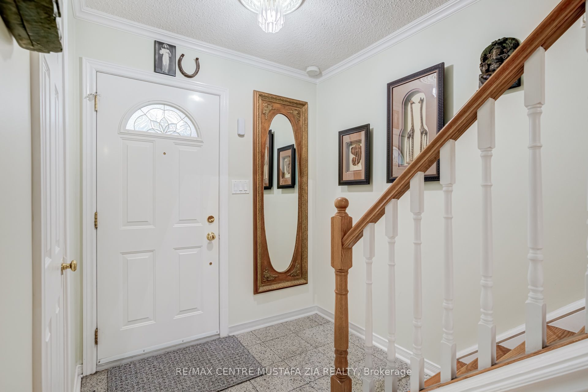 2440 Bromsgrove Road 100, Mississauga, ON L5J 4J7 photo 3