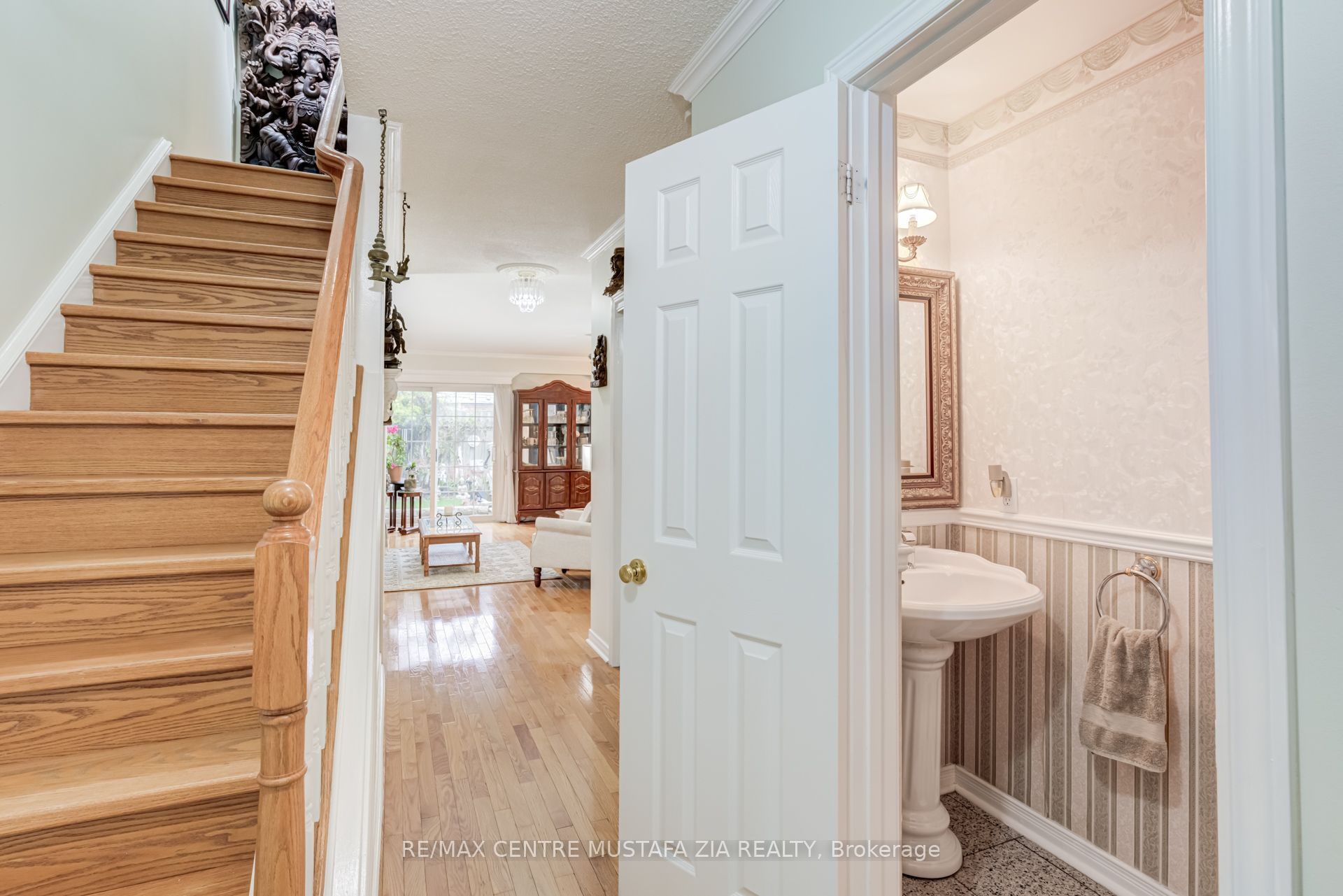 2440 Bromsgrove Road 100, Mississauga, ON L5J 4J7 photo 5