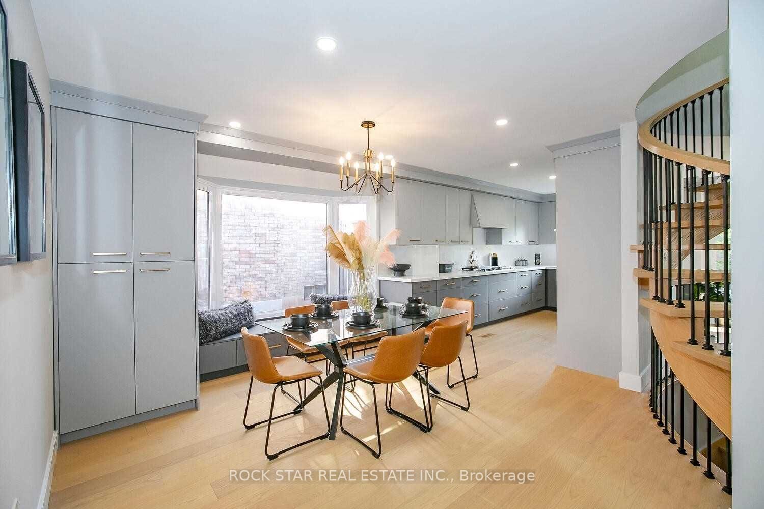 160 River Oaks Boulevard E, Oakville, ON L6H 5N7 photo 3