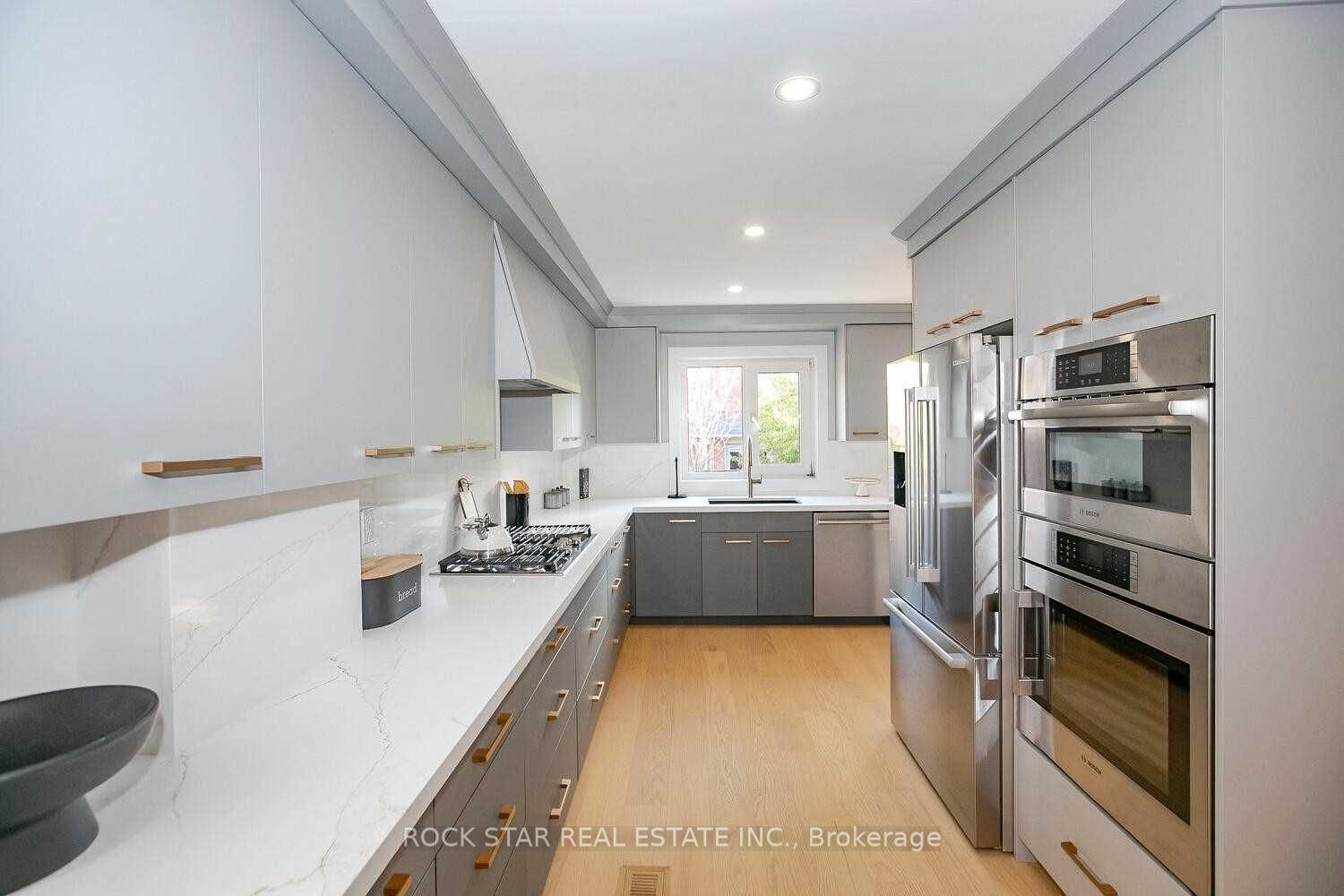 160 River Oaks Boulevard E, Oakville, ON L6H 5N7 photo 4