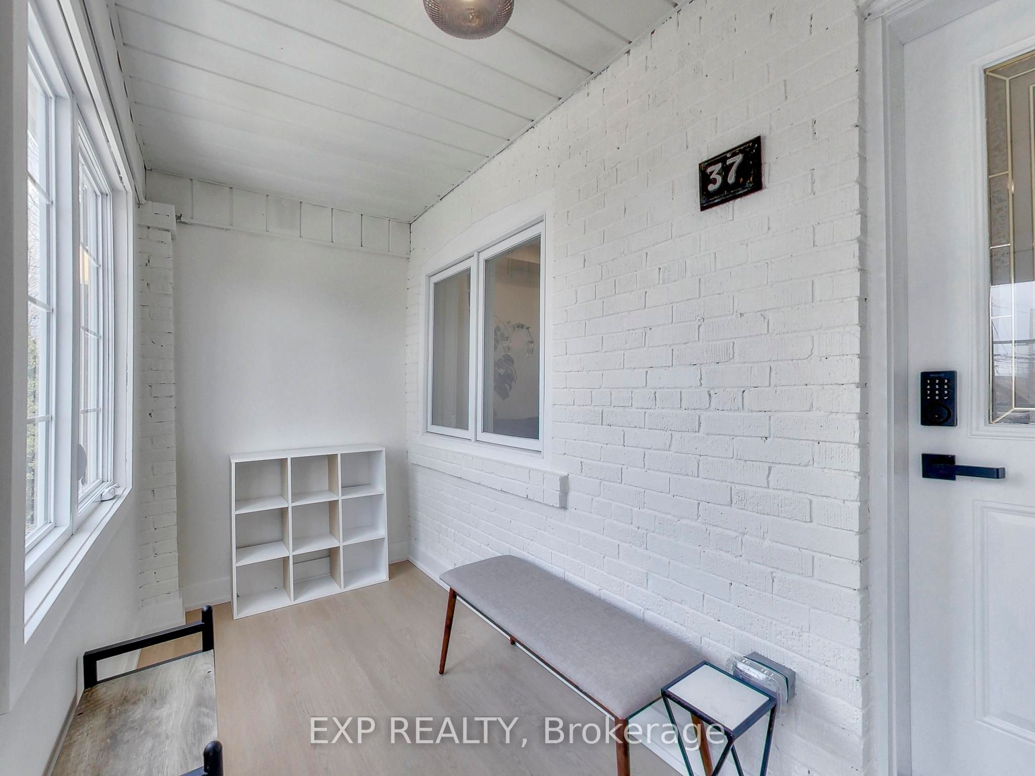 37 Gilbert Avenue, Toronto, ON M6E 4W2 photo 3