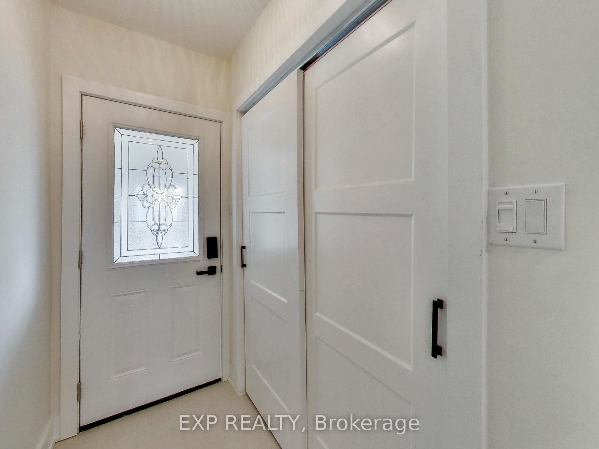 37 Gilbert Avenue, Toronto, ON M6E 4W2 photo 4