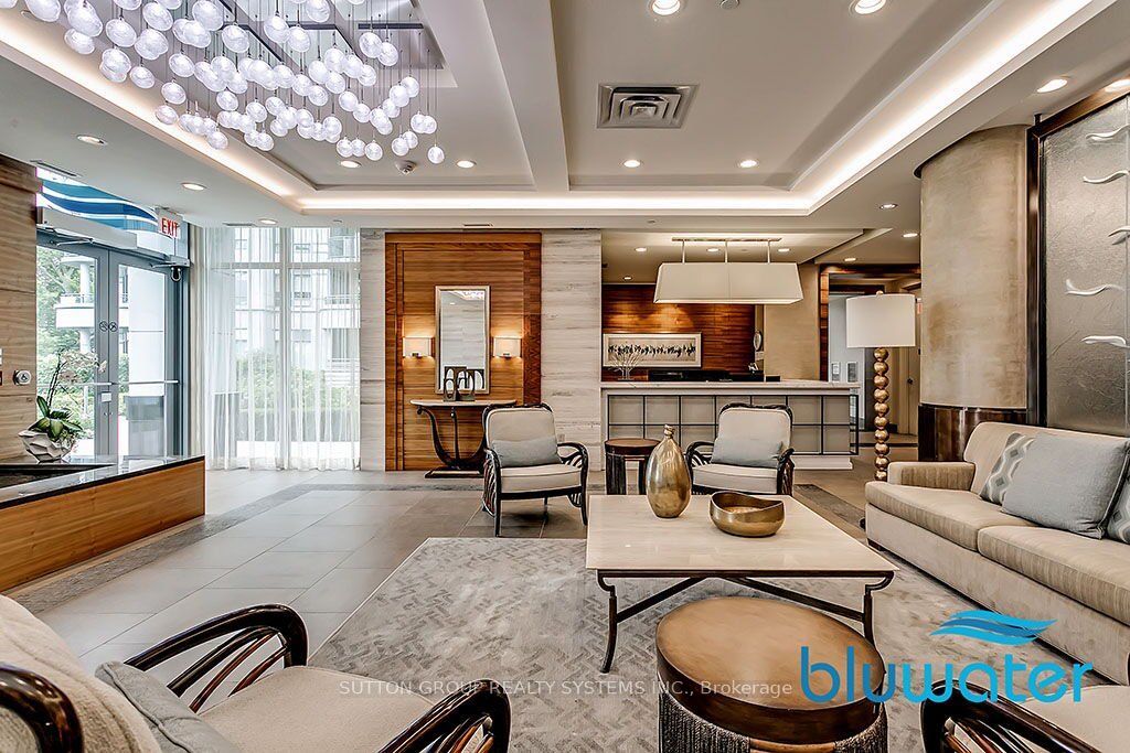 3500 Lakeshore Road W B814, Oakville, ON L6L 0B4 photo 2