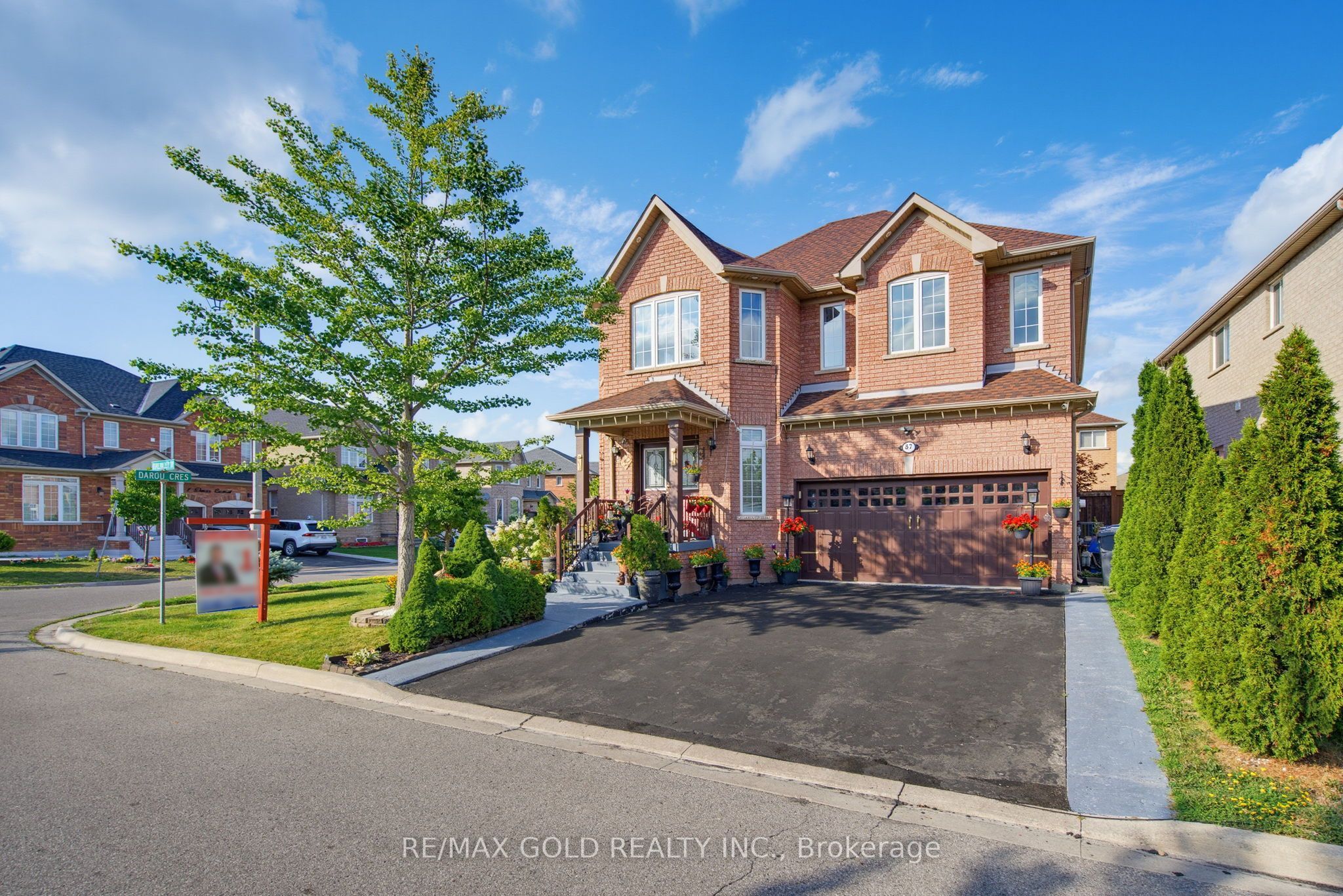 57 Quailvalley Drive, Brampton, ON L6R 0N7 photo 2