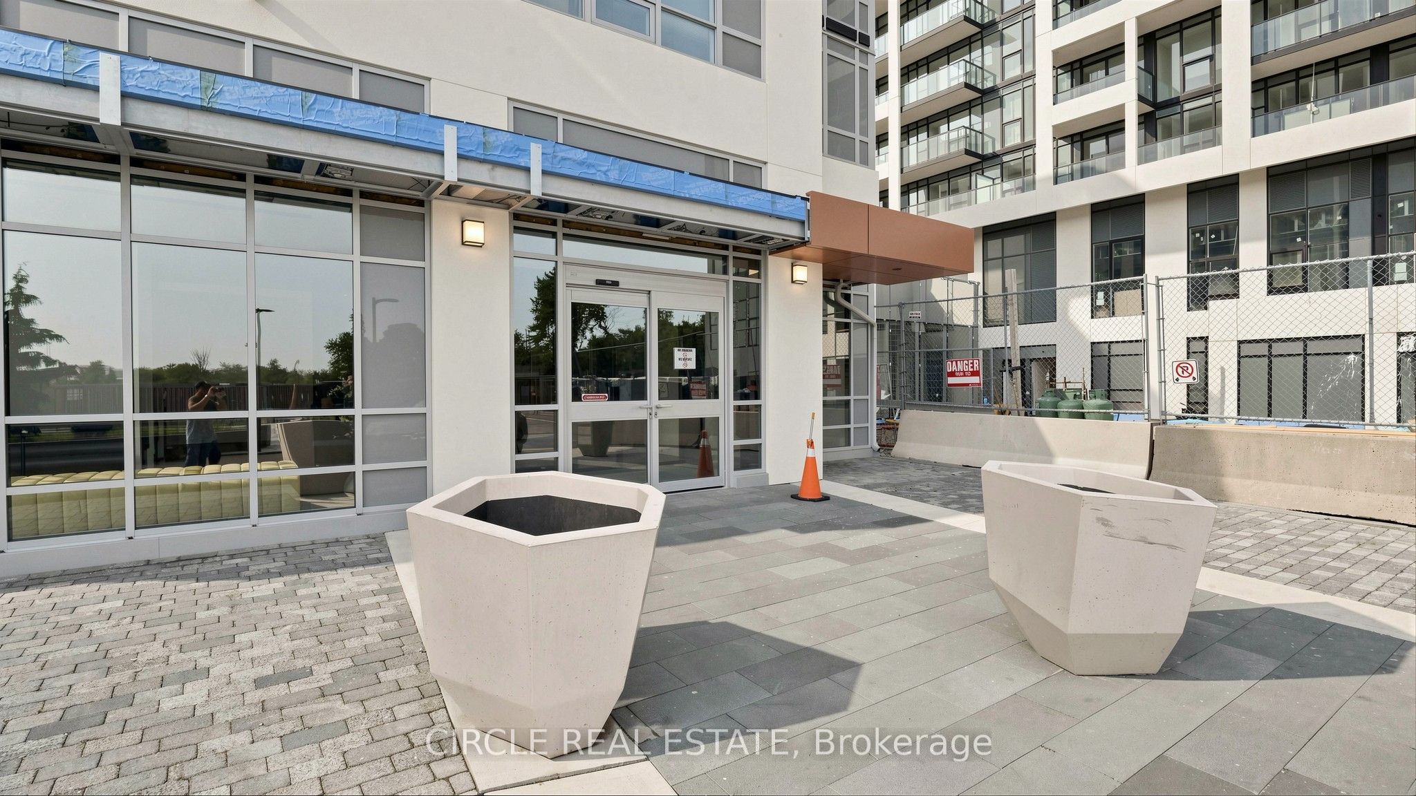 225 Malta Avenue 1303, Brampton, ON L6Y 6L6 photo 4