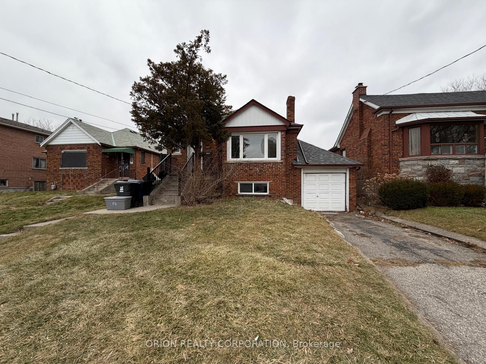 266 Viewmount Avenue, Toronto, ON M6B 1V2 photo 2