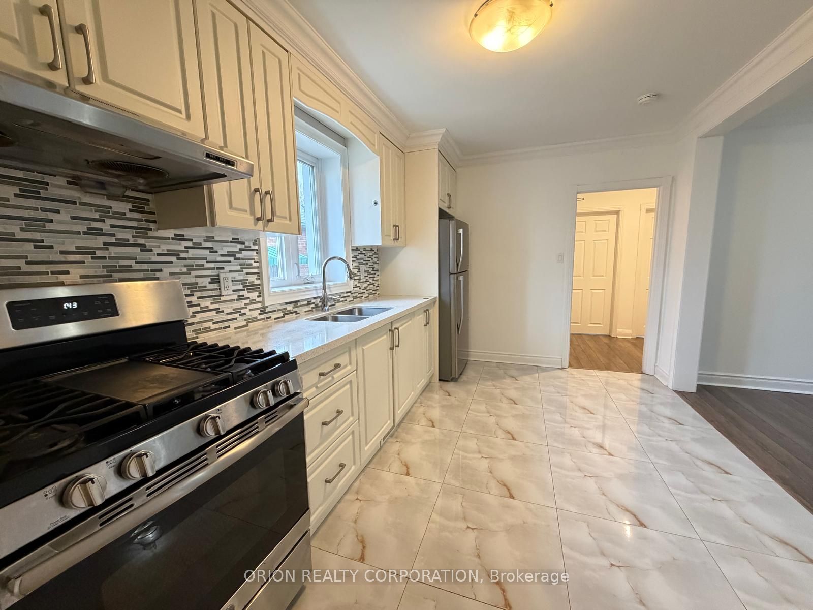 266 Viewmount Avenue, Toronto, ON M6B 1V2 photo 5