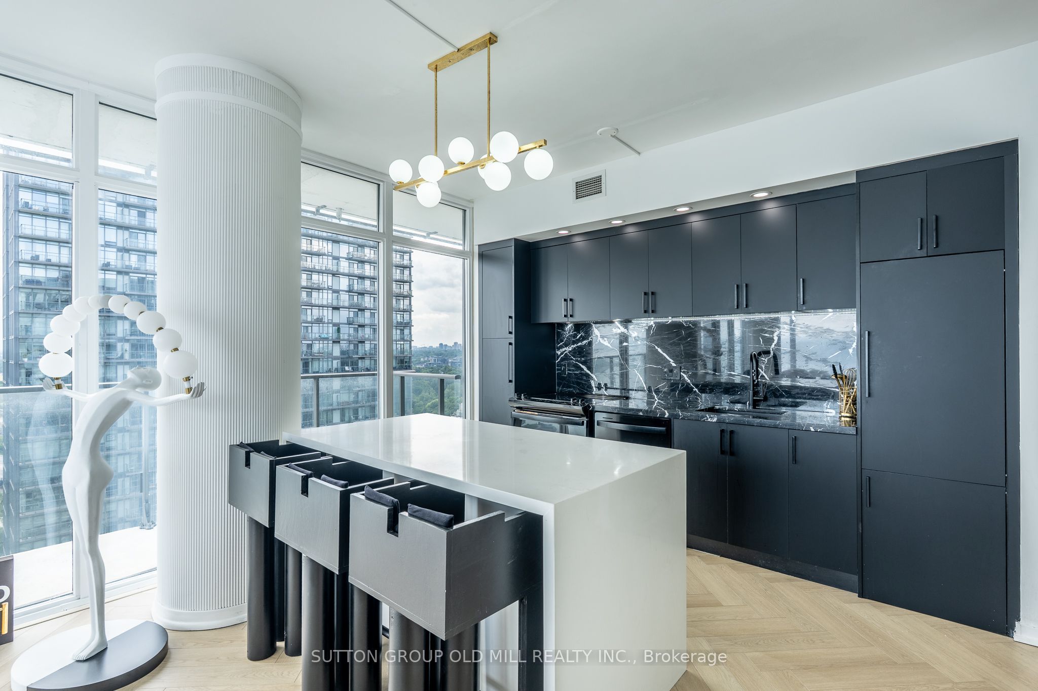 103 The Queensway 2505, Toronto, ON M6S 5B3 photo 4
