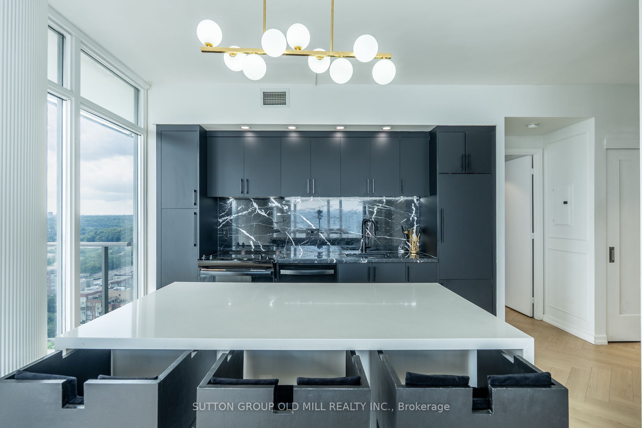 103 The Queensway 2505, Toronto, ON M6S 5B3 photo 5