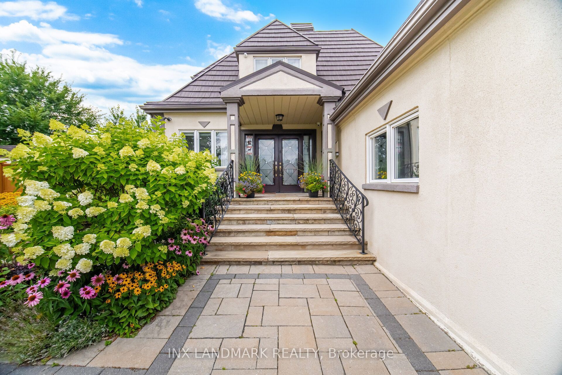 1497 Bancroft Drive, Mississauga, ON L5V 1M3 photo 3