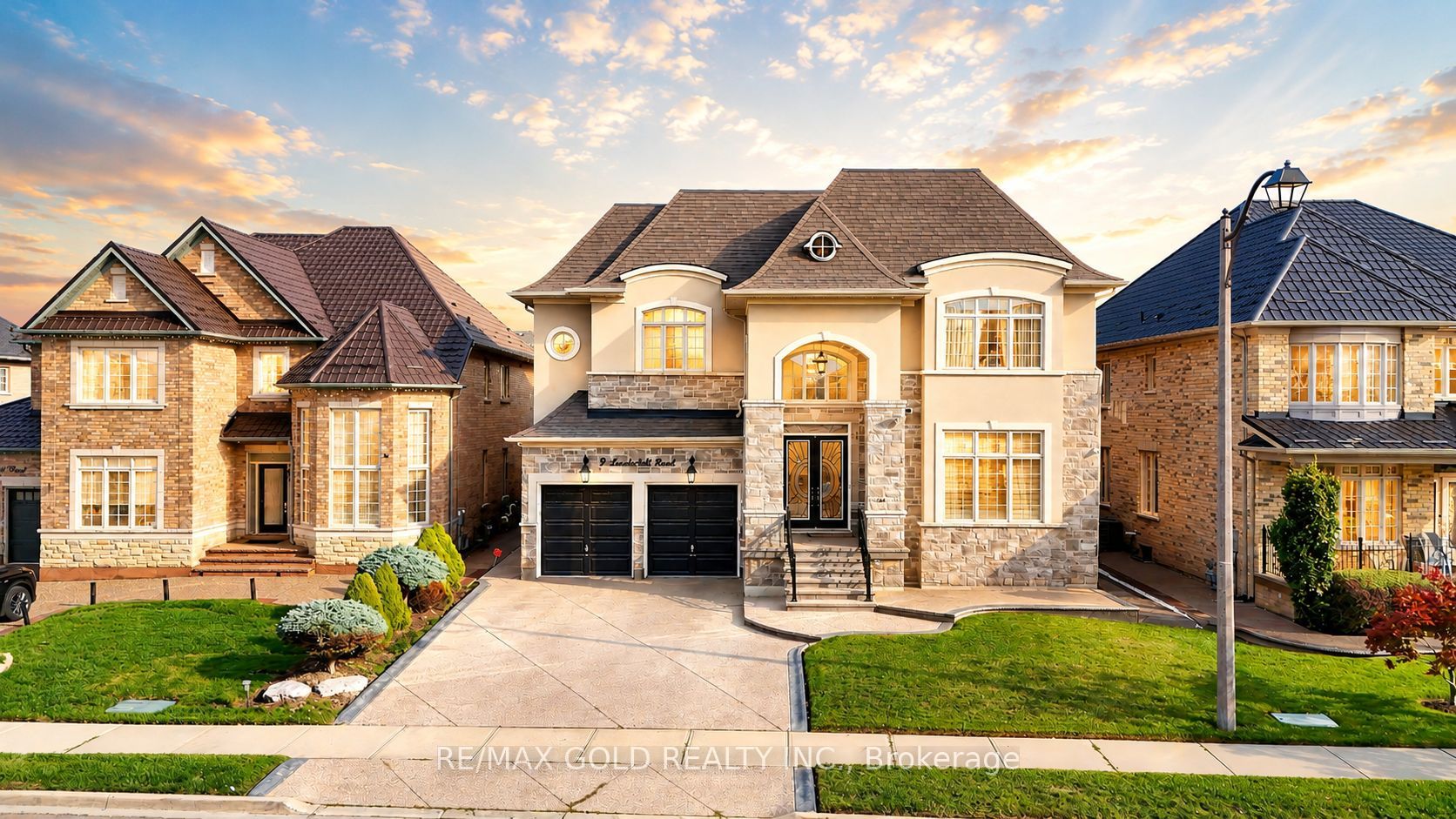 9 Lauderhill Road, Brampton, ON L6P 2Z1