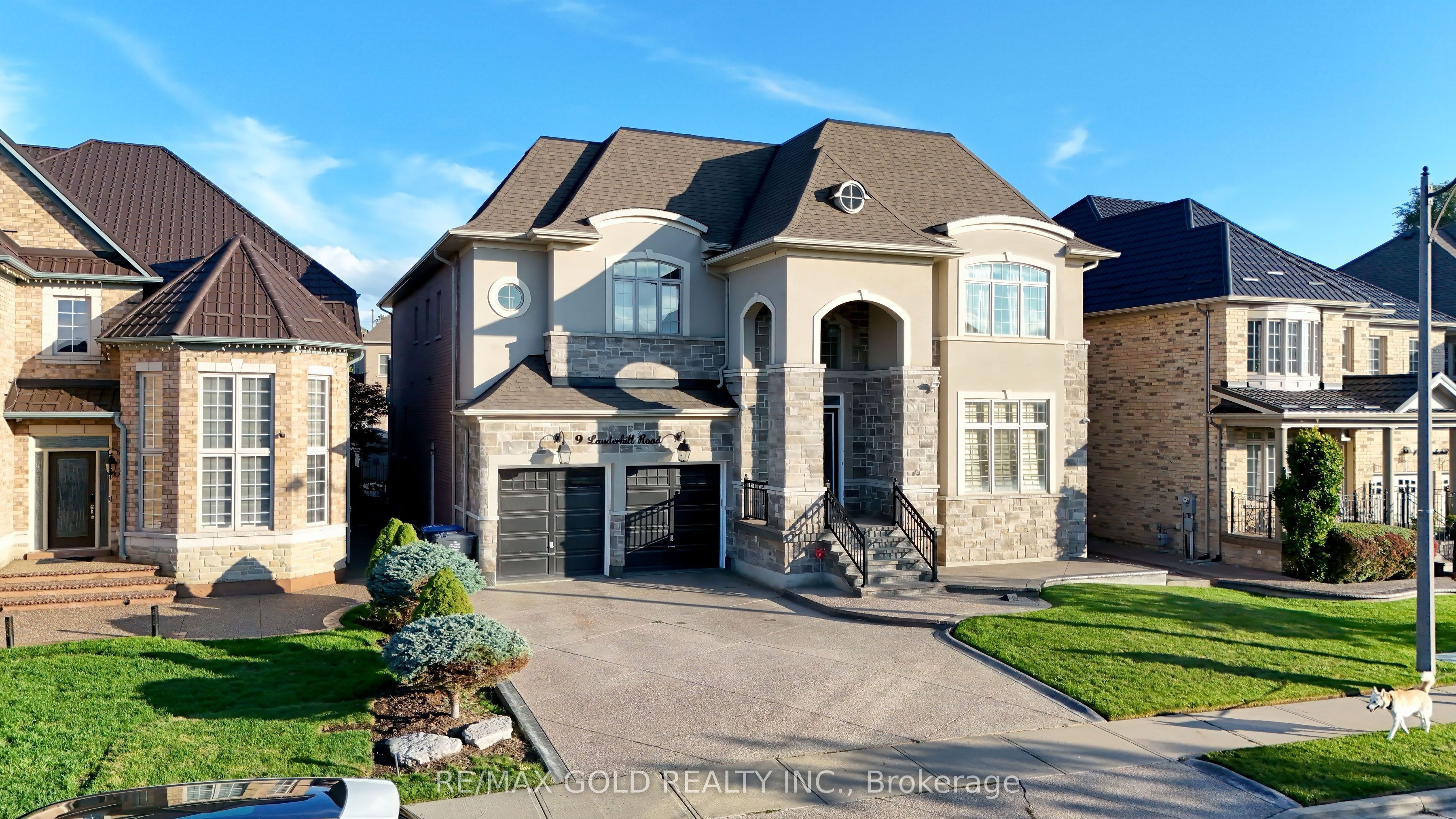 9 Lauderhill Road, Brampton, ON L6P 2Z1 photo 2