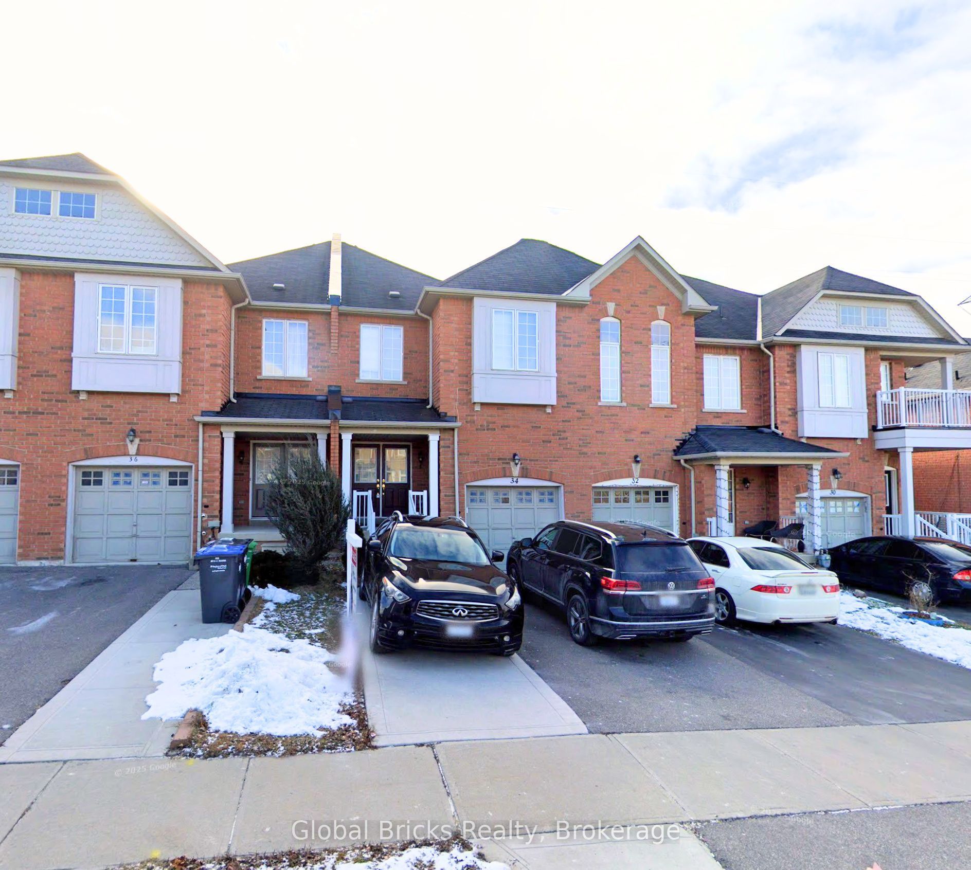 34 Pefferlaw Circle, Brampton, ON L6Y 0K1