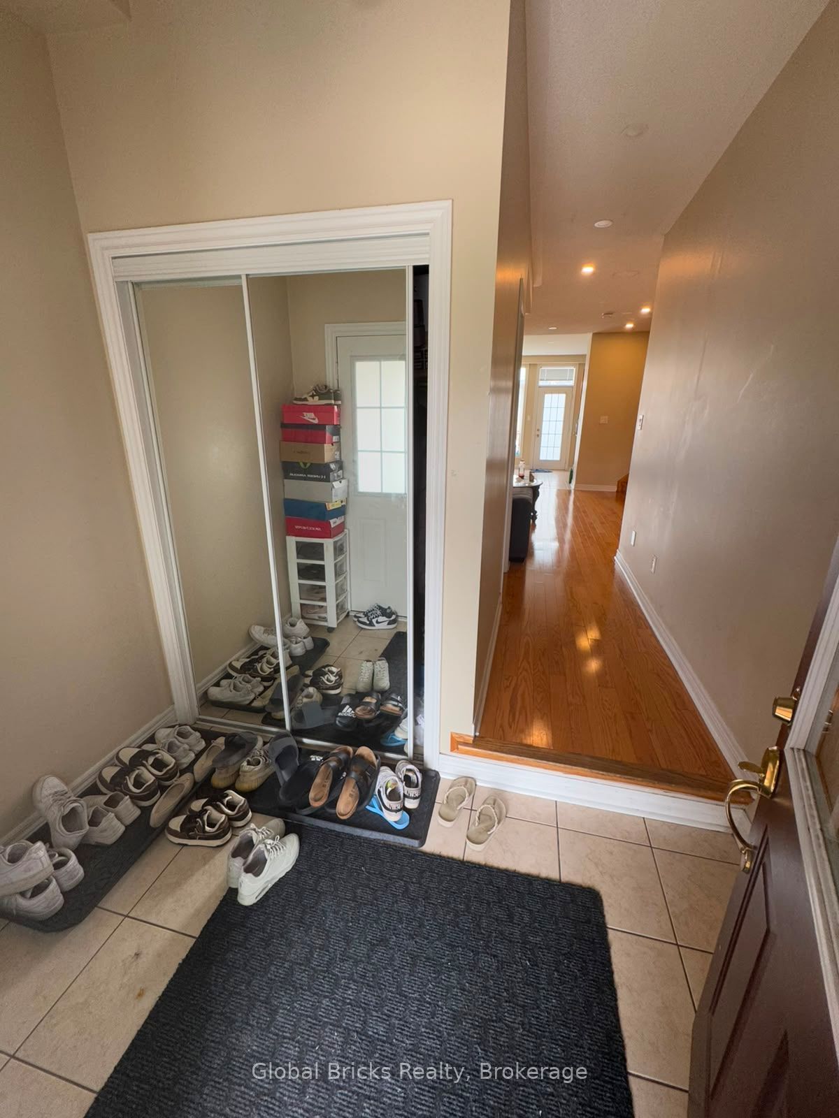 34 Pefferlaw Circle, Brampton, ON L6Y 0K1 photo 2