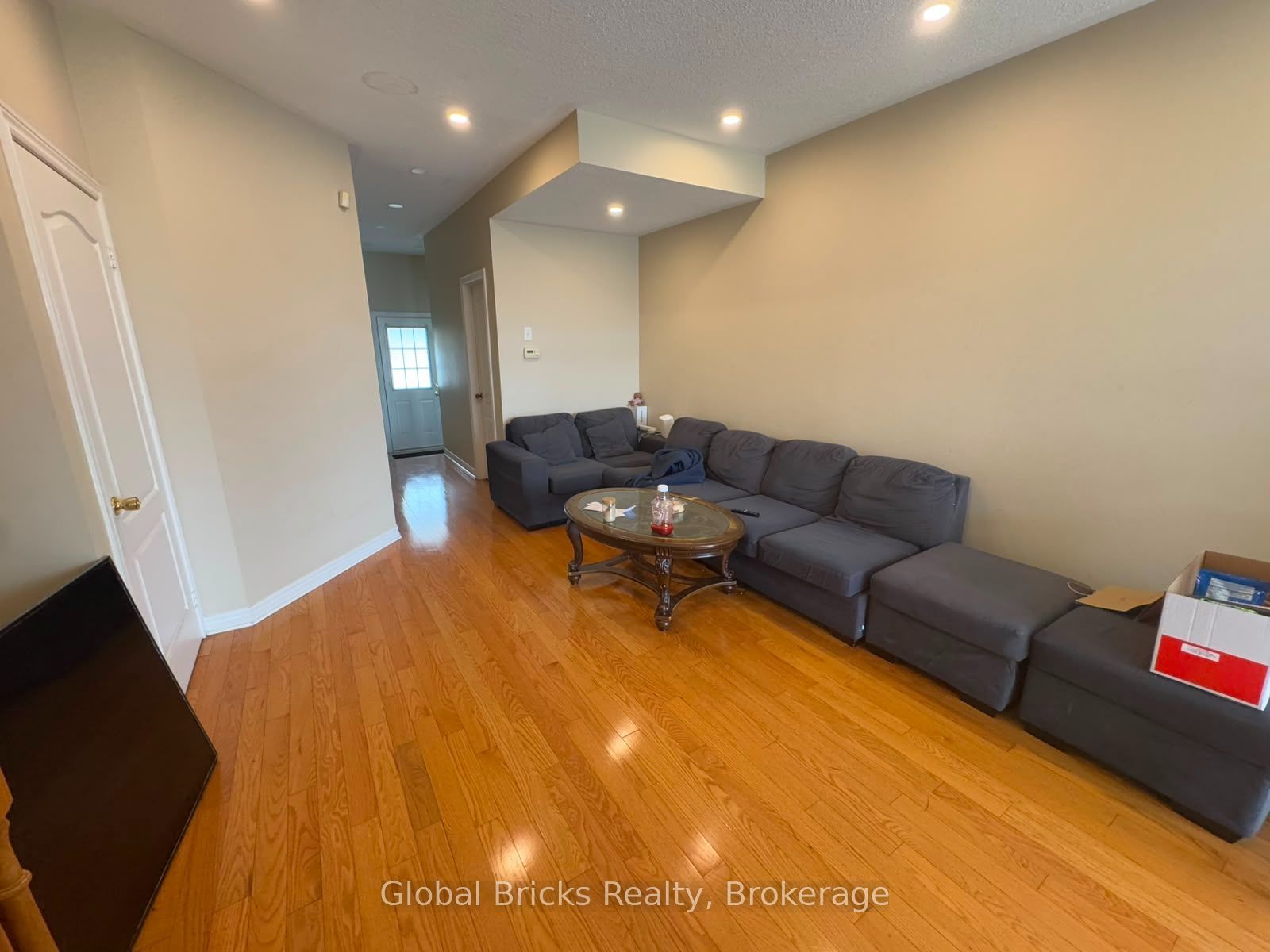 34 Pefferlaw Circle, Brampton, ON L6Y 0K1 photo 5