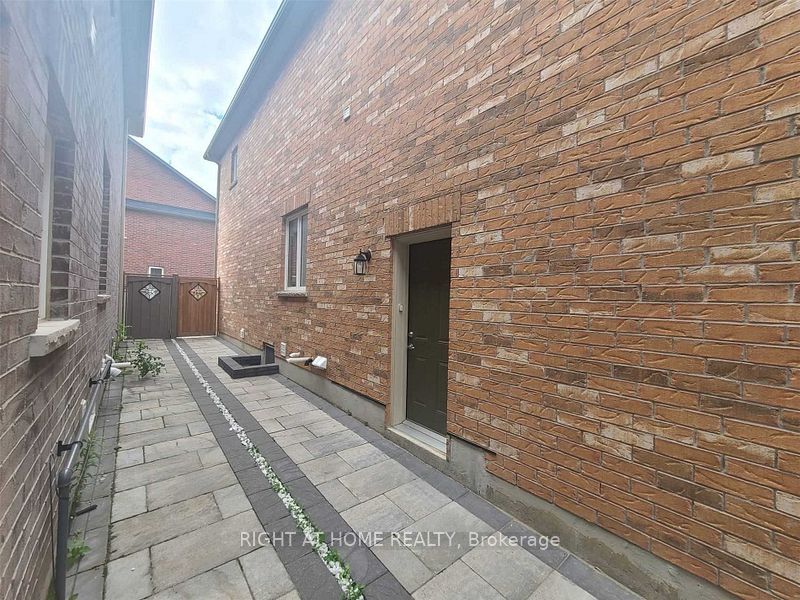 84 Rising Hill Ridge 2, Brampton, ON L6Y 6B3 photo 2