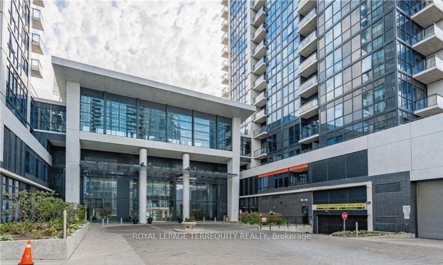 75 Eglinton Avenue W 2307, Mississauga, ON L5R 0E5 photo 3