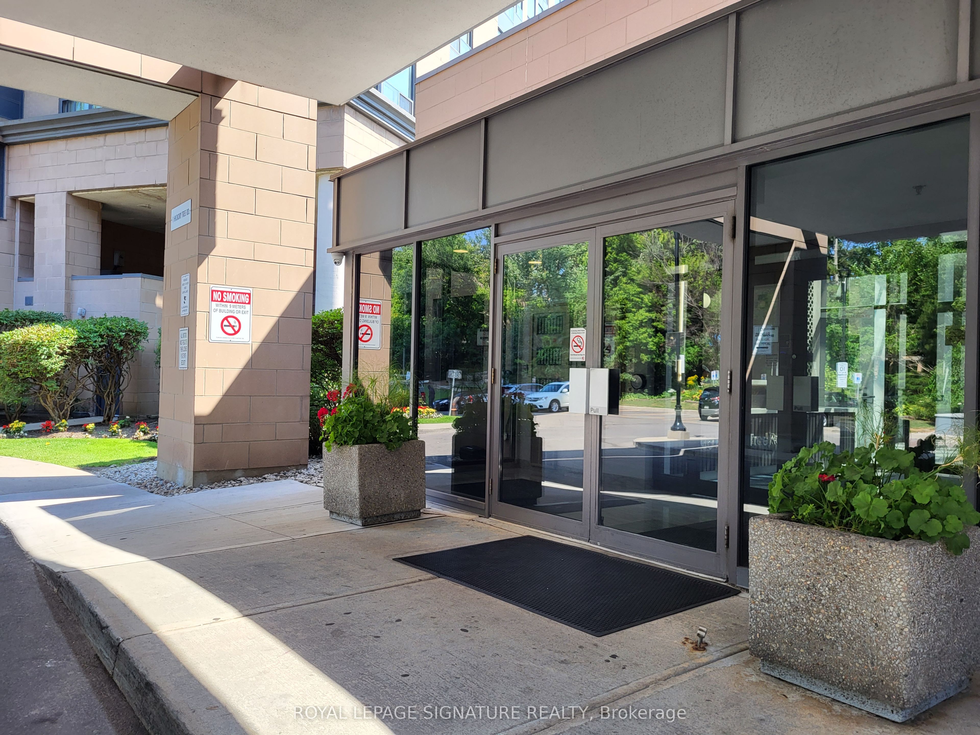 1 Hickory Tree Road 1207, Toronto, ON M9N 3W4 photo 3