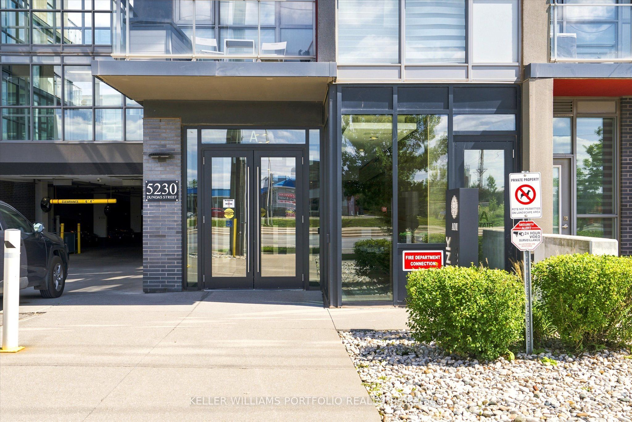 5230 Dundas Street 407, Burlington, ON L7L 0J5 photo 3