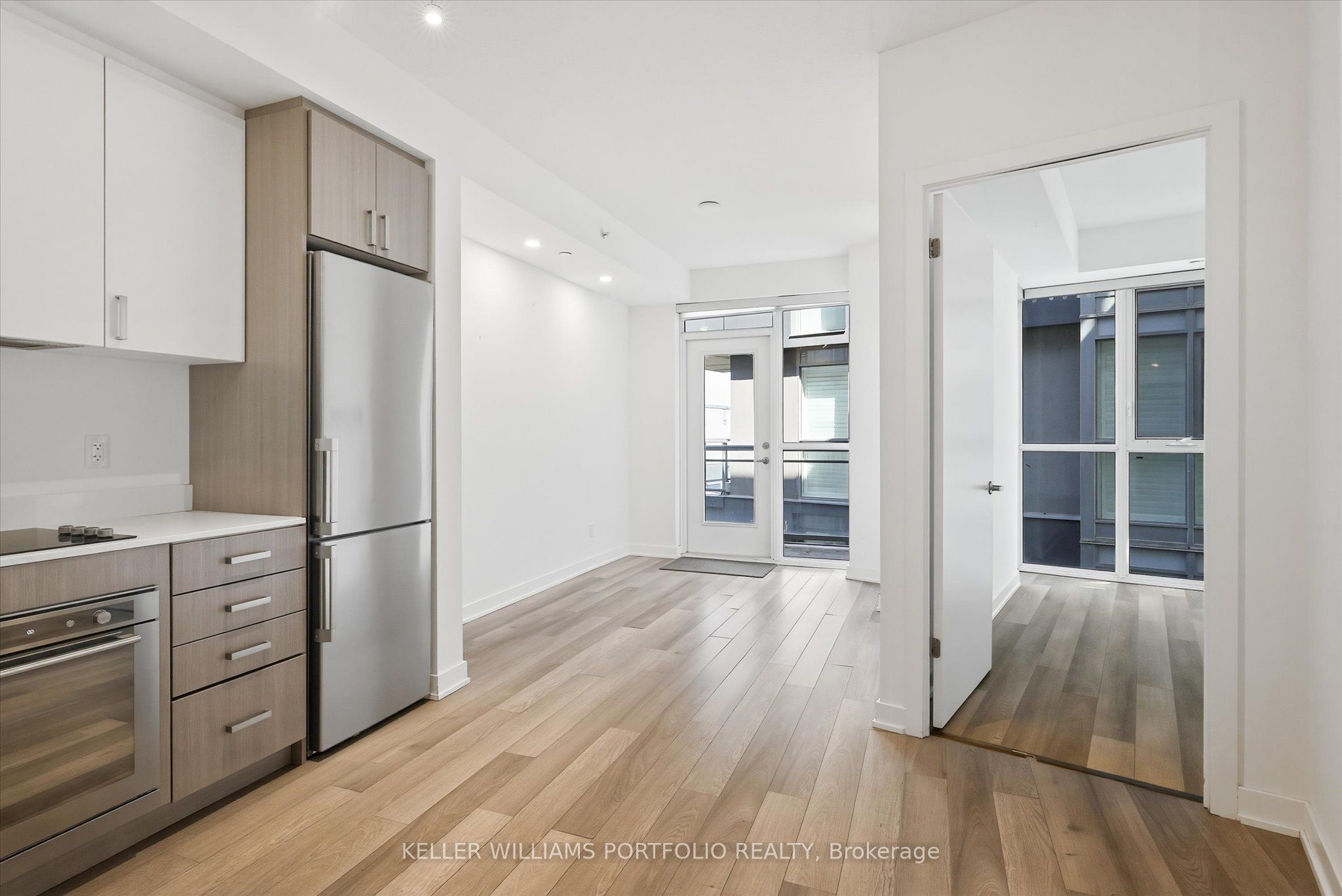 5230 Dundas Street 407, Burlington, ON L7L 0J5 photo 4