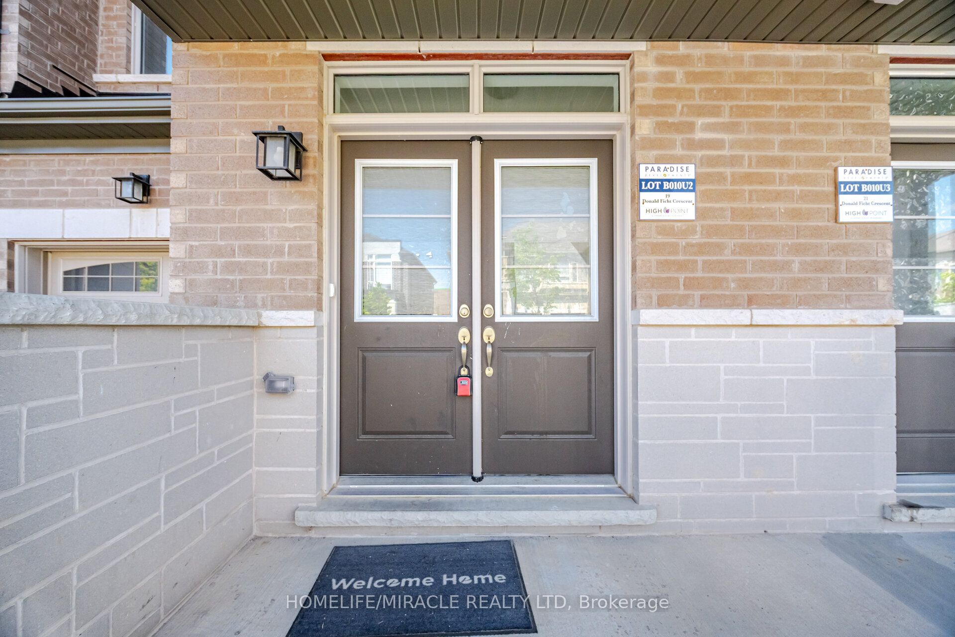 19 Donald Ficht Crescent, Brampton, ON L9Z 1E1 photo 2