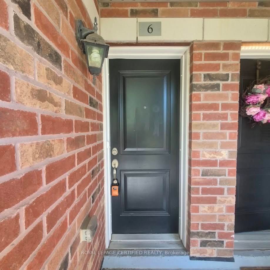 35 Hays Boulevard 6, Oakville, ON L6H 0J1